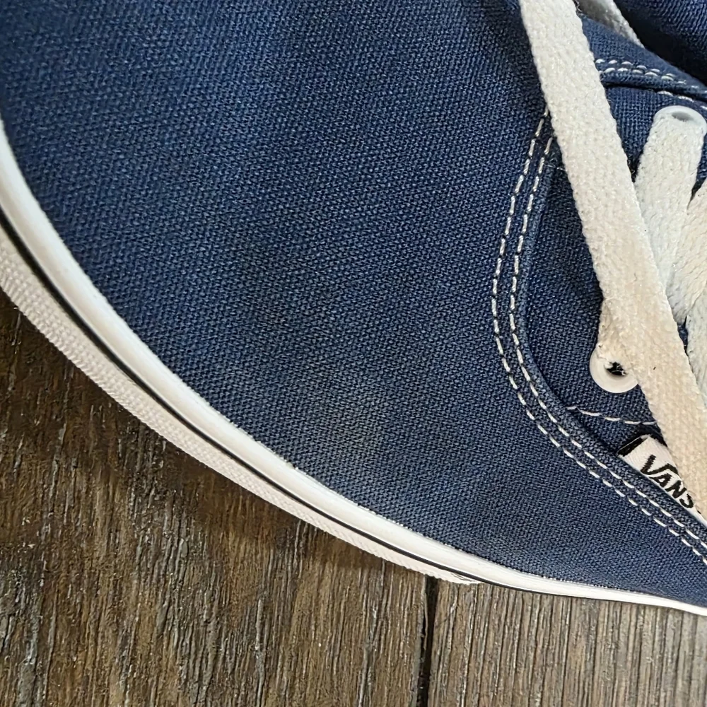 Vans Doheny Off the Wall Low Rise Sneaker, Youth Size 4, Women's Size 5.5